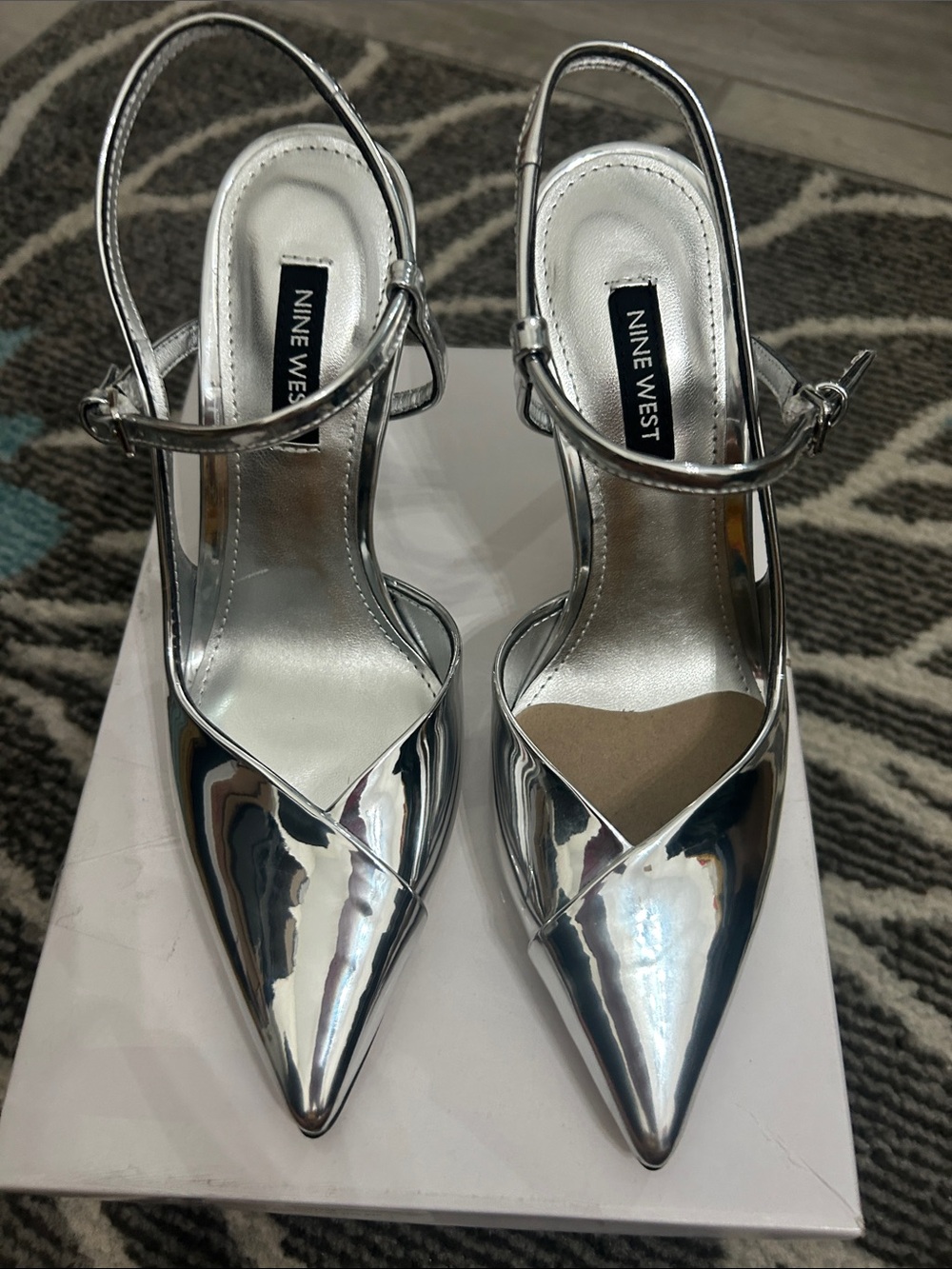 Nine West Silver Metallic Pointed Slingback Heels Size 6